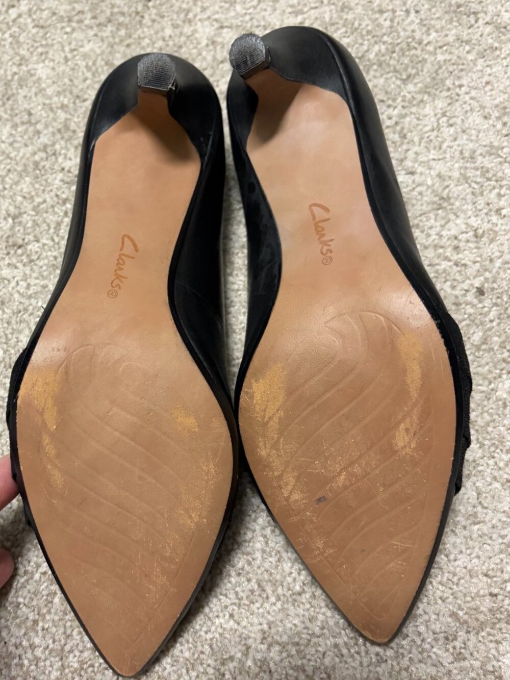 Clarks "Collections" Black Pumps EUC Sz 7.5 - Picture 3 of 5